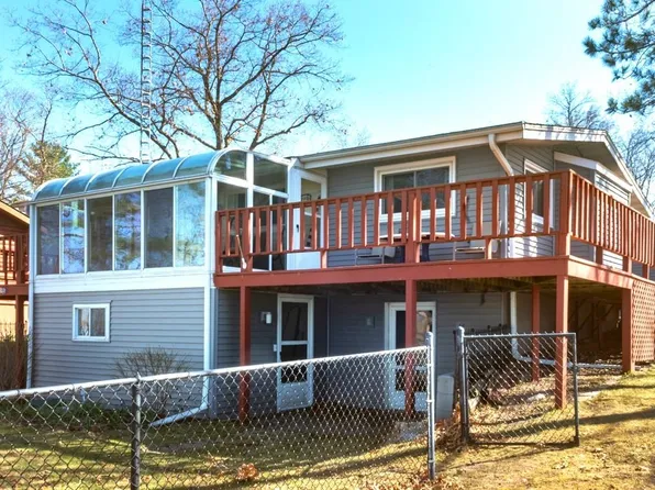 N2761 Lakeshore Dr, Montello, WI 53949