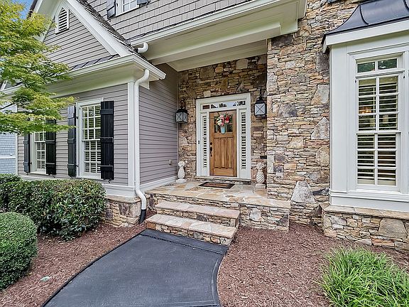 4th image of 74 NE Cove Cir