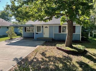 12906 10th St, Grandview, MO 64030