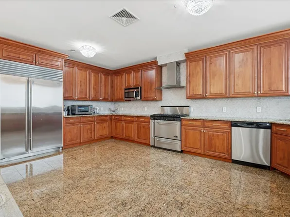 99-31 66th Avenue image 10 of 26