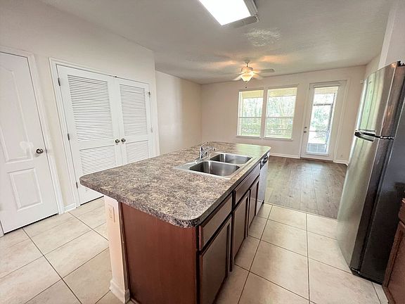 5th image of 4220 Plantation Oaks Blvd Unit 1318