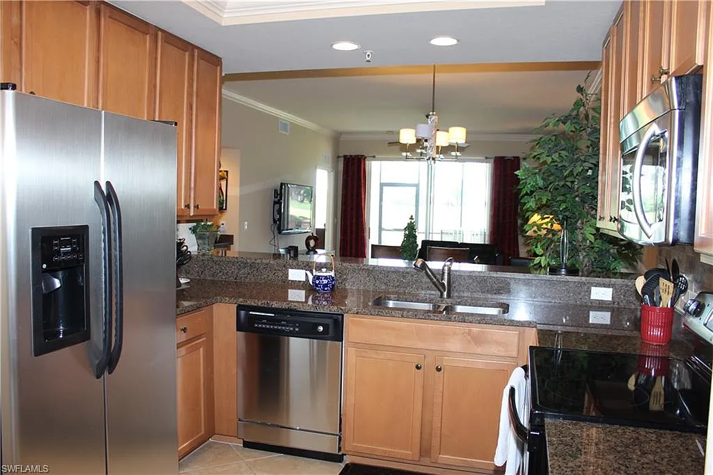 2 bed, 2.0 bath, 1414 sqft, $2,400 — Photo 2