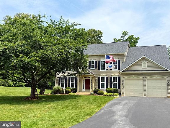 2nd image of 7103 New Kensington Ct