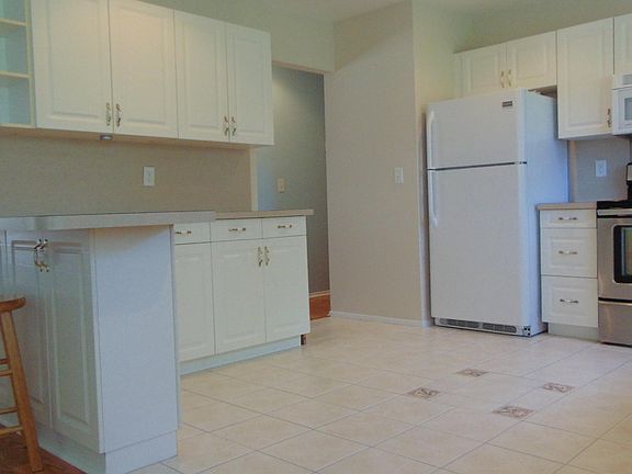 5th image of 420 SE Whitmore Drive