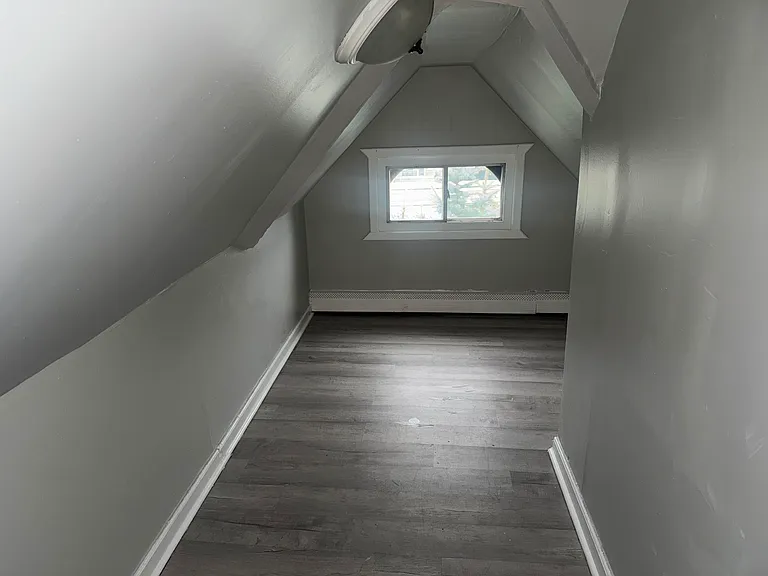 1092 E Main St — Photo 7