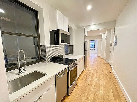1st image of 222 E 27th St APT 5