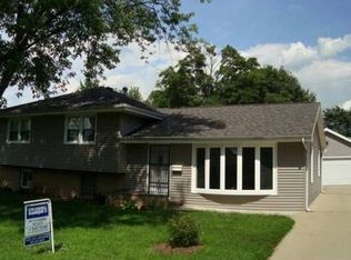 1114 S 7th St, Pekin, IL 61554
