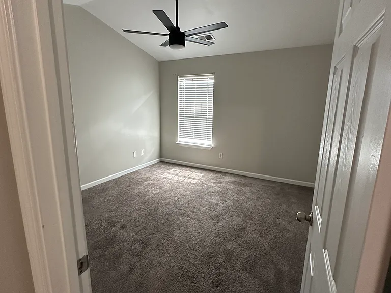 124 Avalon Dr — Photo 7