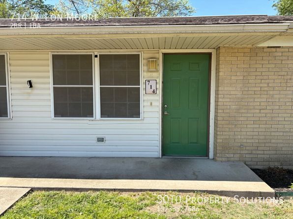 714 W Lon Moore St