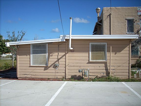 Office.storage.laundry bldg