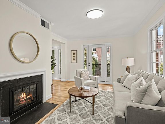2nd image of 1113 N Pitt St APT 2A