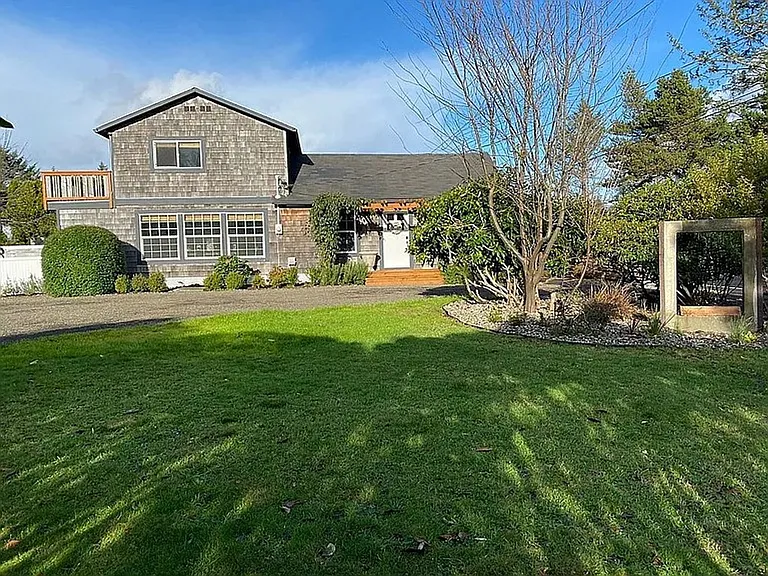 25009 Vernon Ave — Photo 1