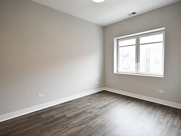 927 W. Irving Park — Photo 32