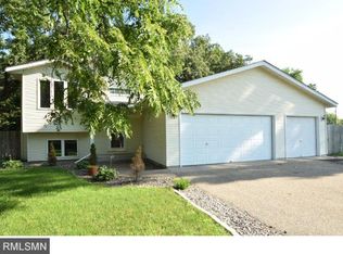505 Janesville St NE, Fridley, MN 55432