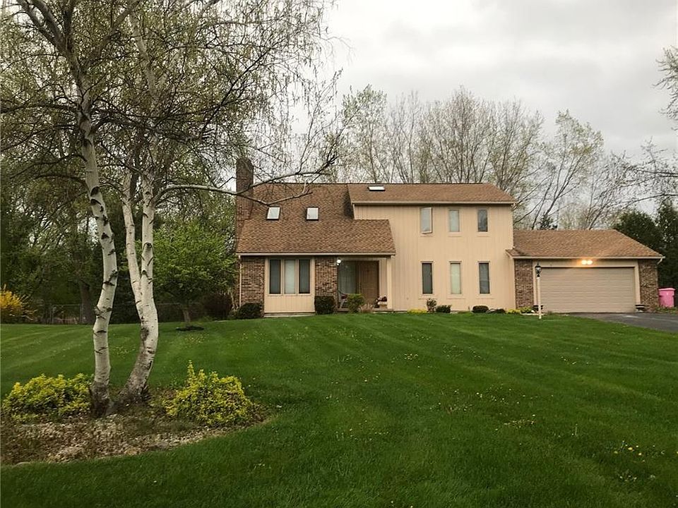 1st image of 12 Pond Valley Cir