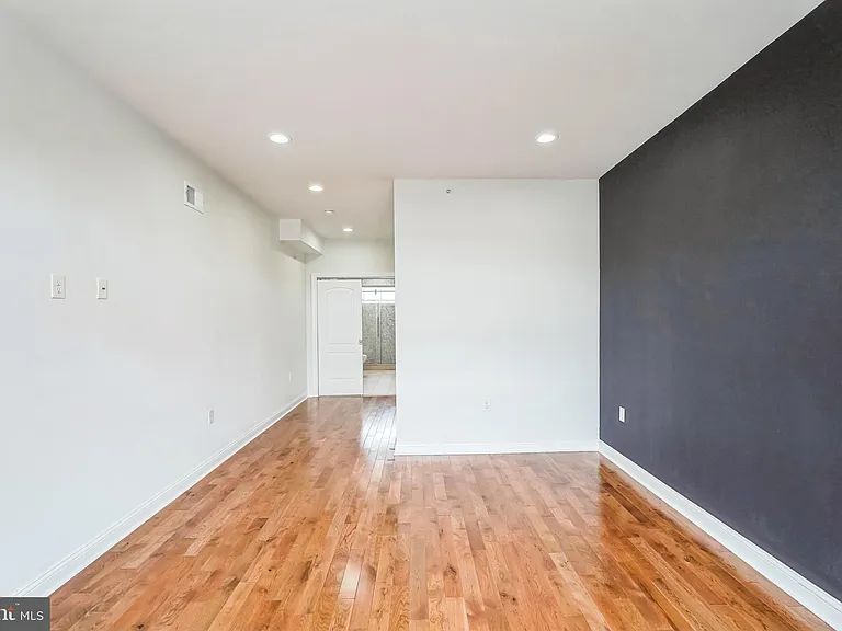 2241 Sears St — Photo 24