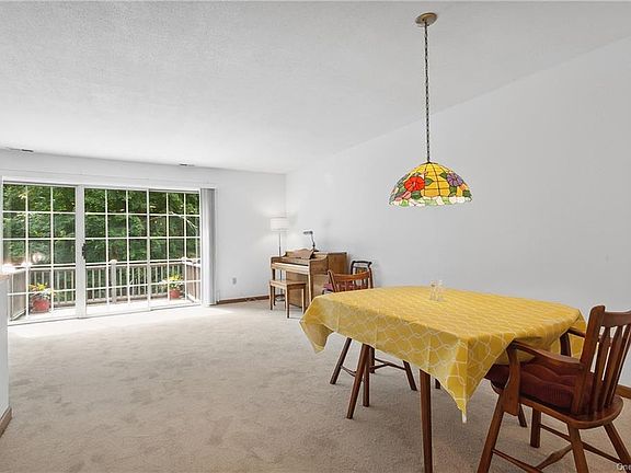 4th image of 102 Misty Hills Ln