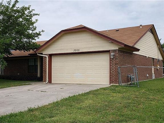 2nd image of 3205 Edgewood Dr