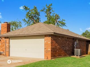 1717 Ridgeway Dr, Yukon, OK 73099