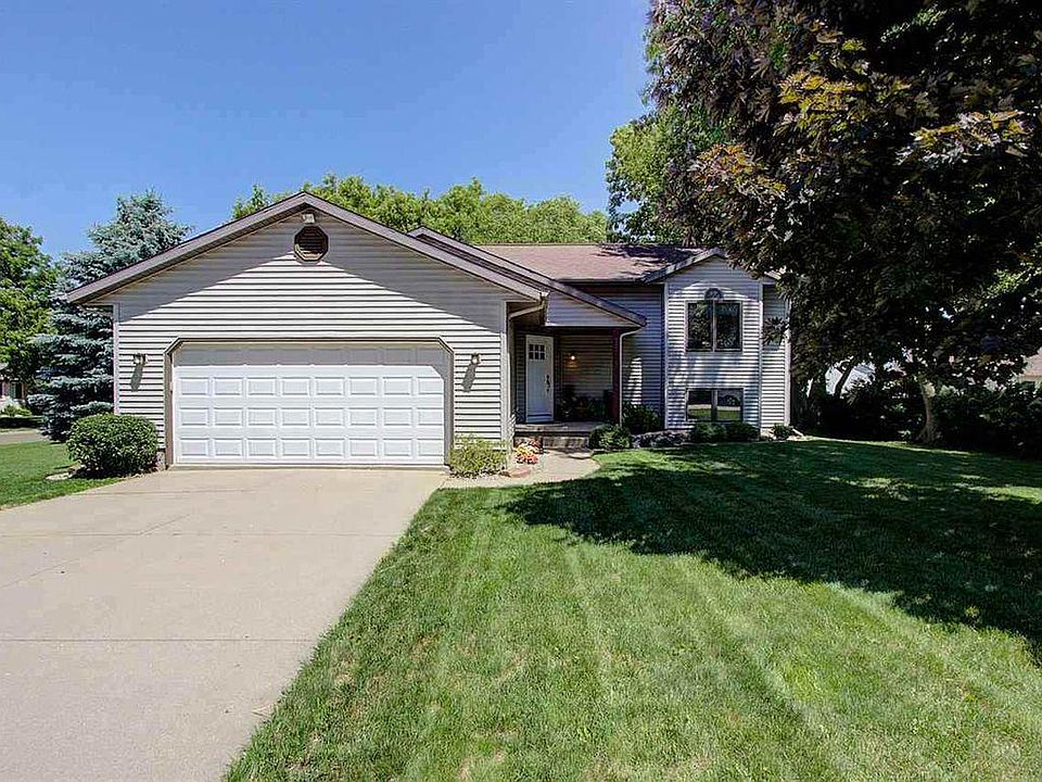 1st image of 303 White Tail Dr