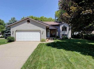 303 White Tail Dr, Sun Prairie, WI 53590