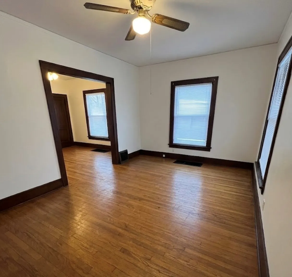 3 bed, 1.5 bath, 1102 sqft, $1,700 — Photo 2