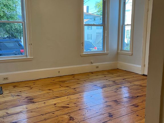 5th image of 8 Milk St Unit 1