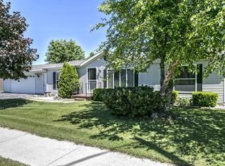 128 Southgate Dr, Eden, WI 53019