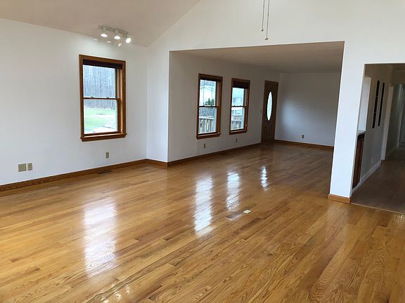 5th image of 5534 Fieldmiller Dr