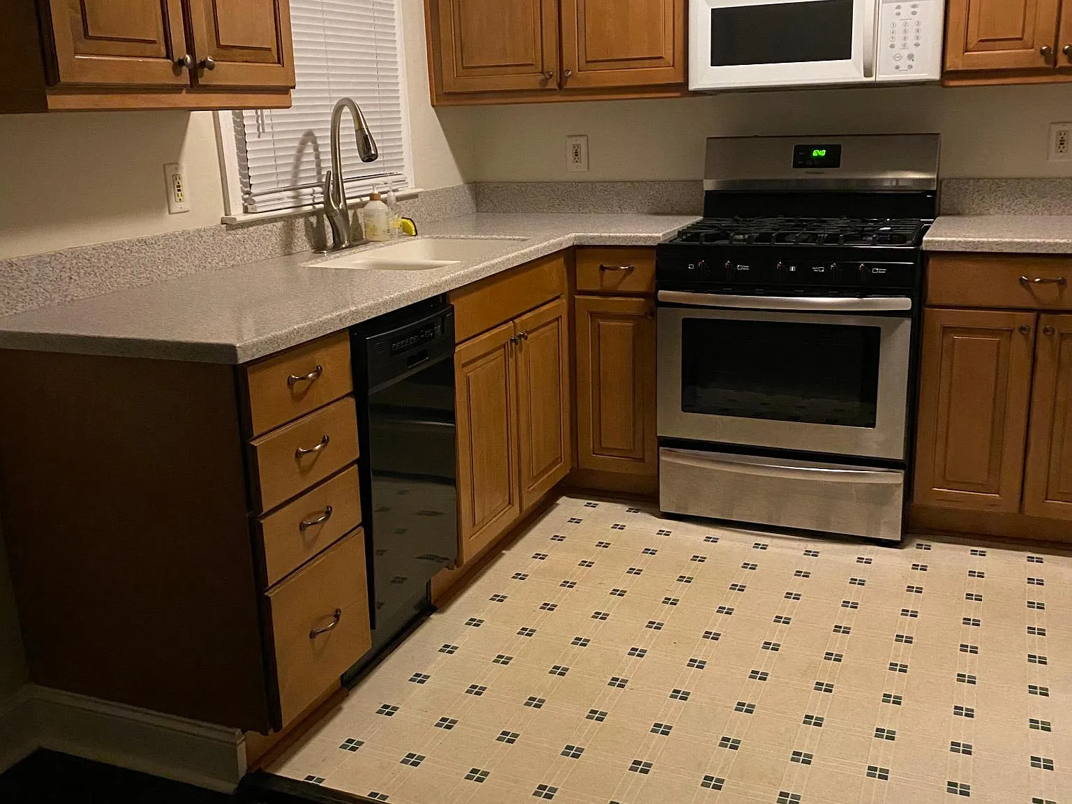 113 Howard St — Photo 3