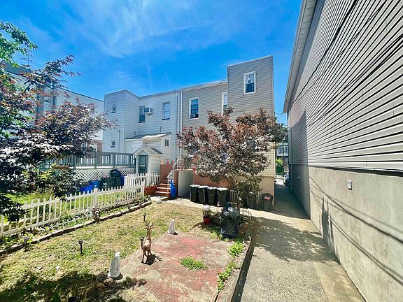 3rd image of 84 Carlton Ave