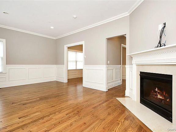 3rd image of 150 Crotona Ave