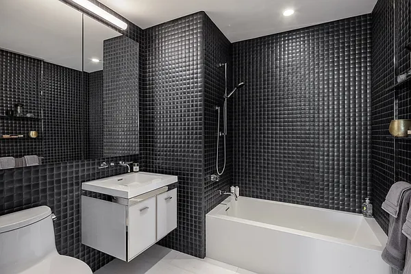 Rented by Extell Marketing Group LLC | media 7