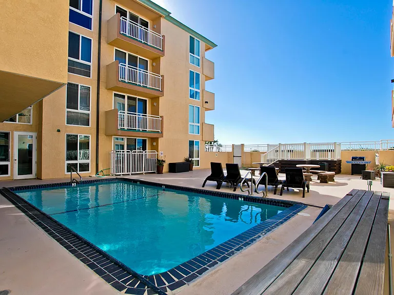 4627 Ocean Blvd #220 — Photo 34