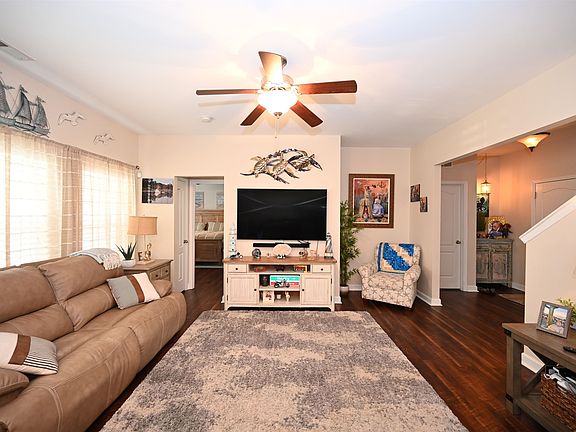 4th image of 199 Palmetto Green Dr.
