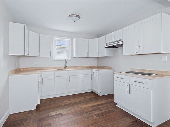 2nd image of 10 Carlisa Dr