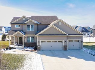 16 Red Maple Ct, Bloomington, IL 61705