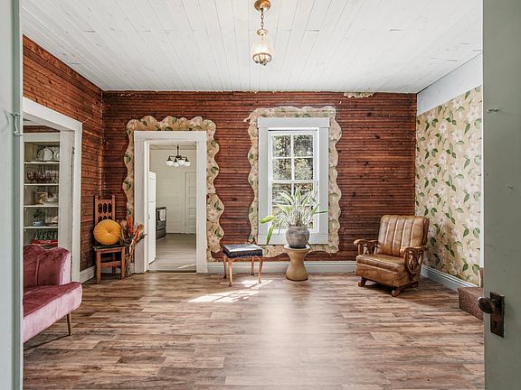 3rd image of 21248 Seminole Ave
