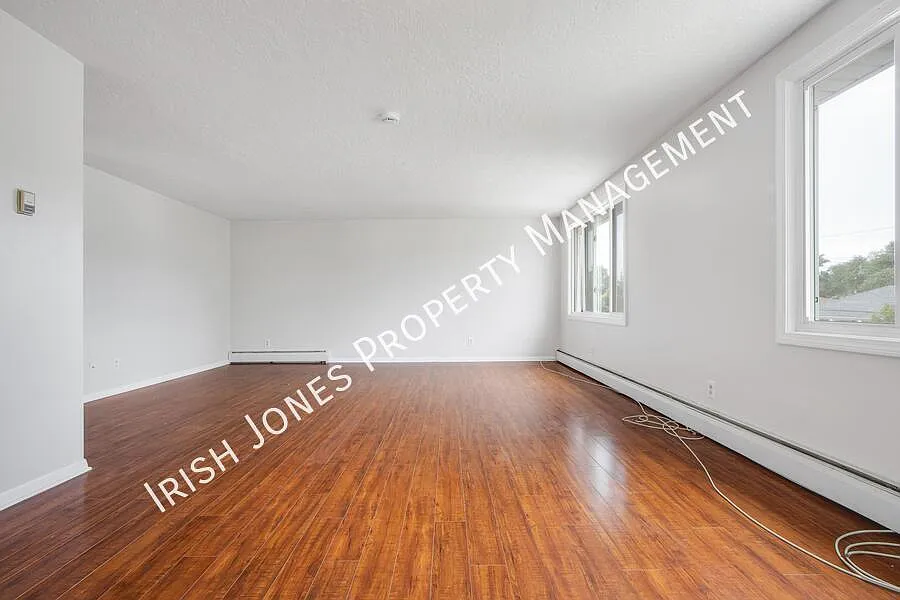 3 bed, 1104 sqft, $1,650 — Photo 4