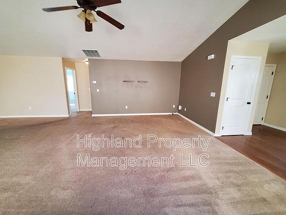 4th image of 1425 SW Lost Trail Dr