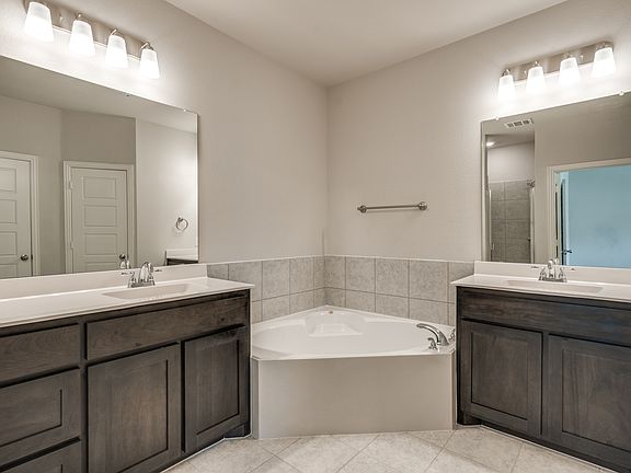 2nd image of 1572 Joy Dr