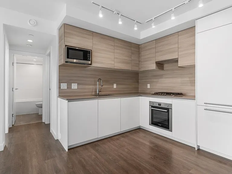 652 Whiting Way #1102 — Photo 3