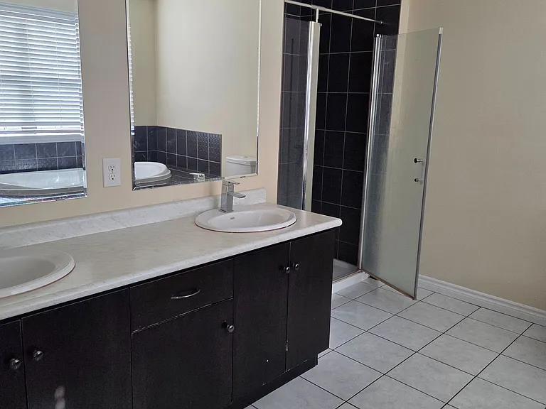 218 Tremaine Cres #MAIN - UPPER FLOORS — Photo 16