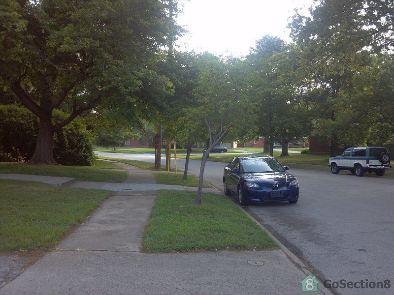 2nd image of 2223 Heather Ln APT 9
