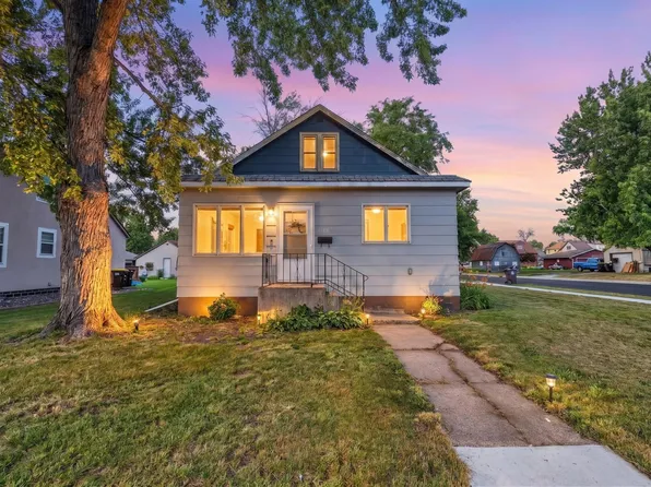 114 Pershing Ave N, New Prague, MN 56071