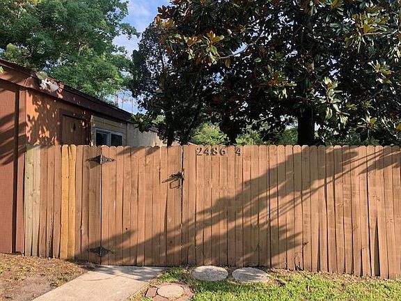 2nd image of 2486 Whispering Woods Blvd APT 4