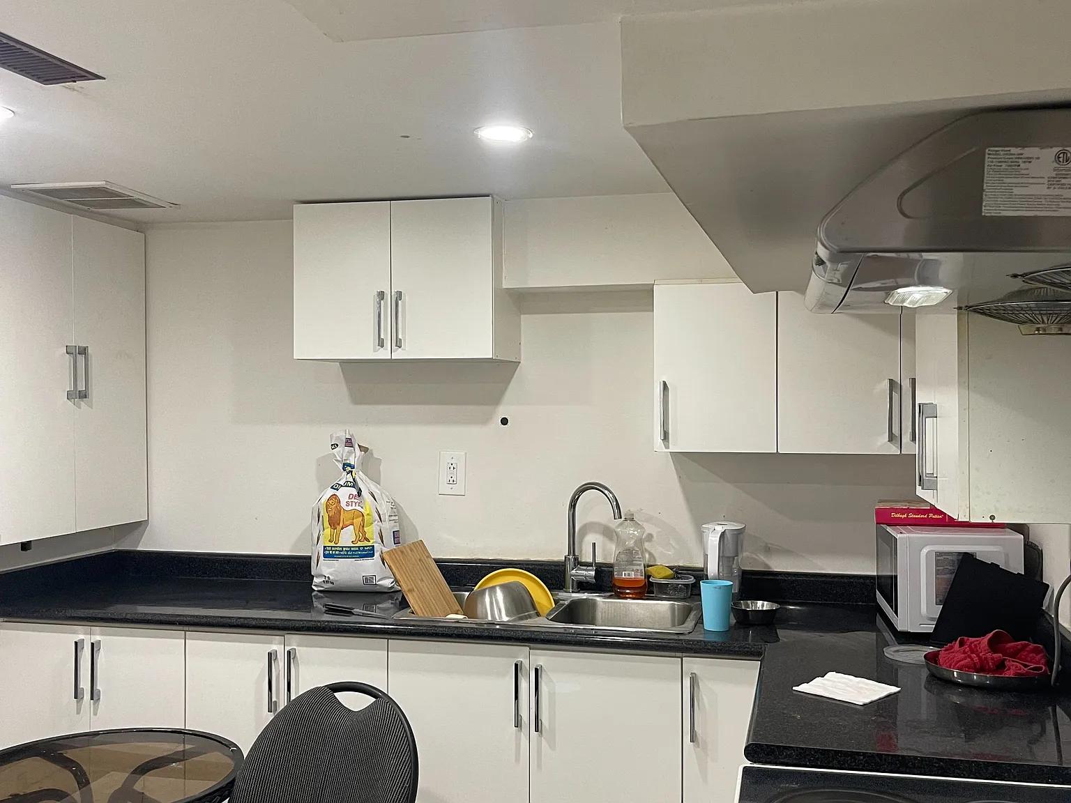 3 bed, $1,800 — Photo 3