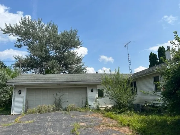 44W650 Keslinger Rd, Elburn, IL 60119