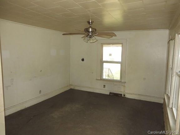 3rd image of 302 W 20th St