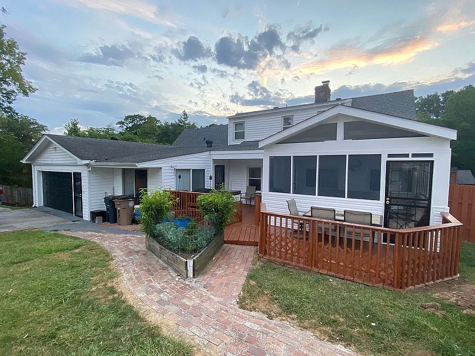 2nd image of 3002 Woodbine Ave